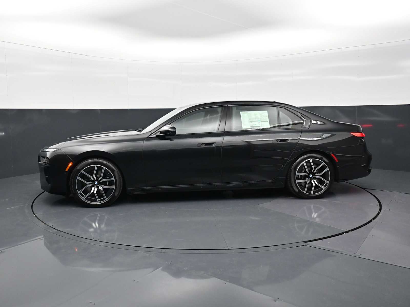 Thumbnail: 2026 BMW 7 Series - 8