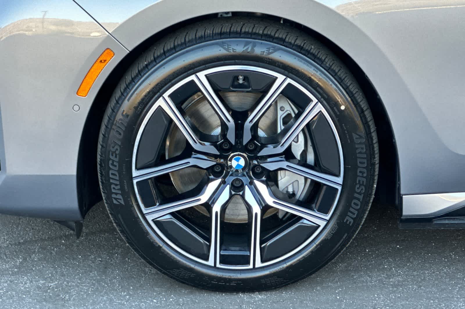 Thumbnail: 2025 BMW i7 - 30