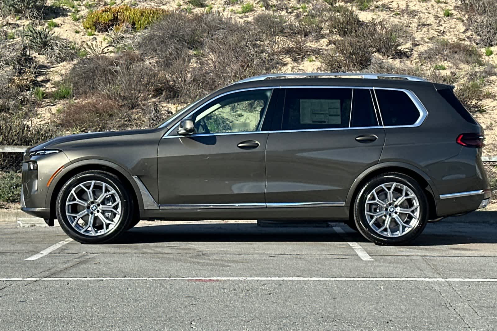 Thumbnail: 2026 BMW X7 - 5