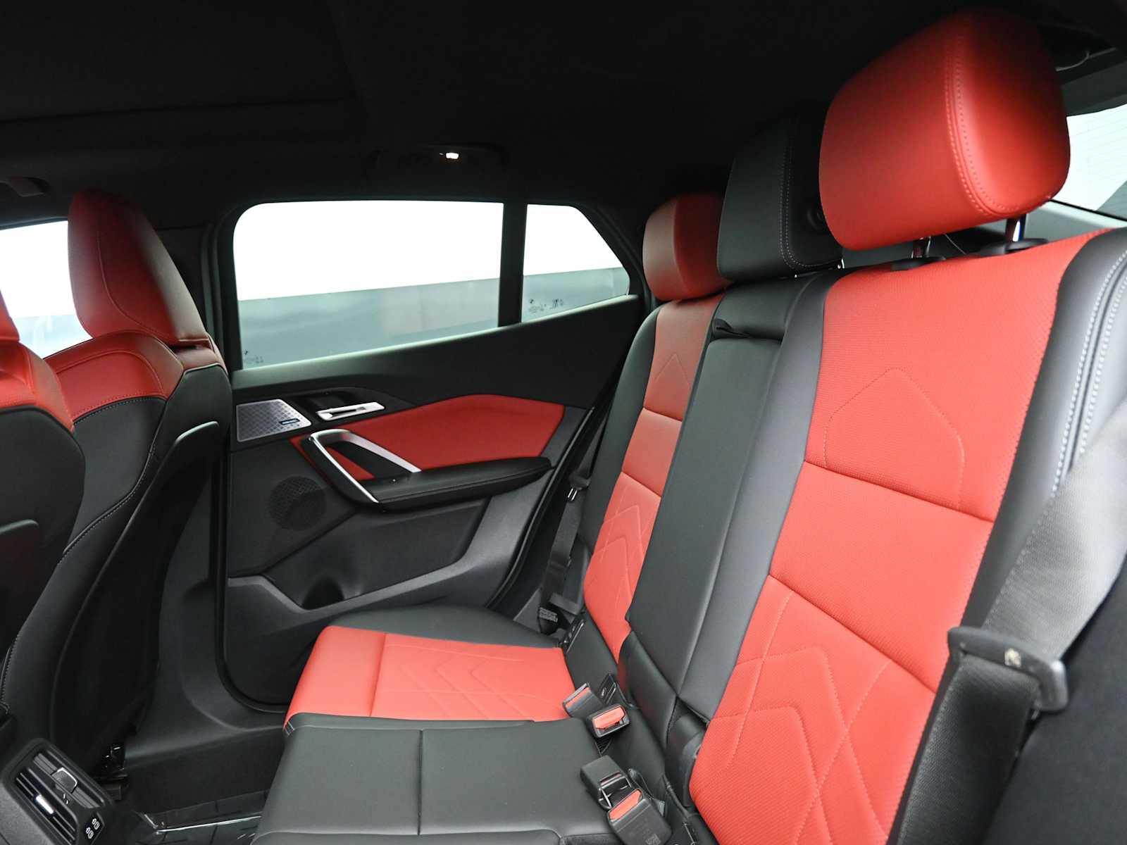 Thumbnail: 2025 BMW X2 - 14