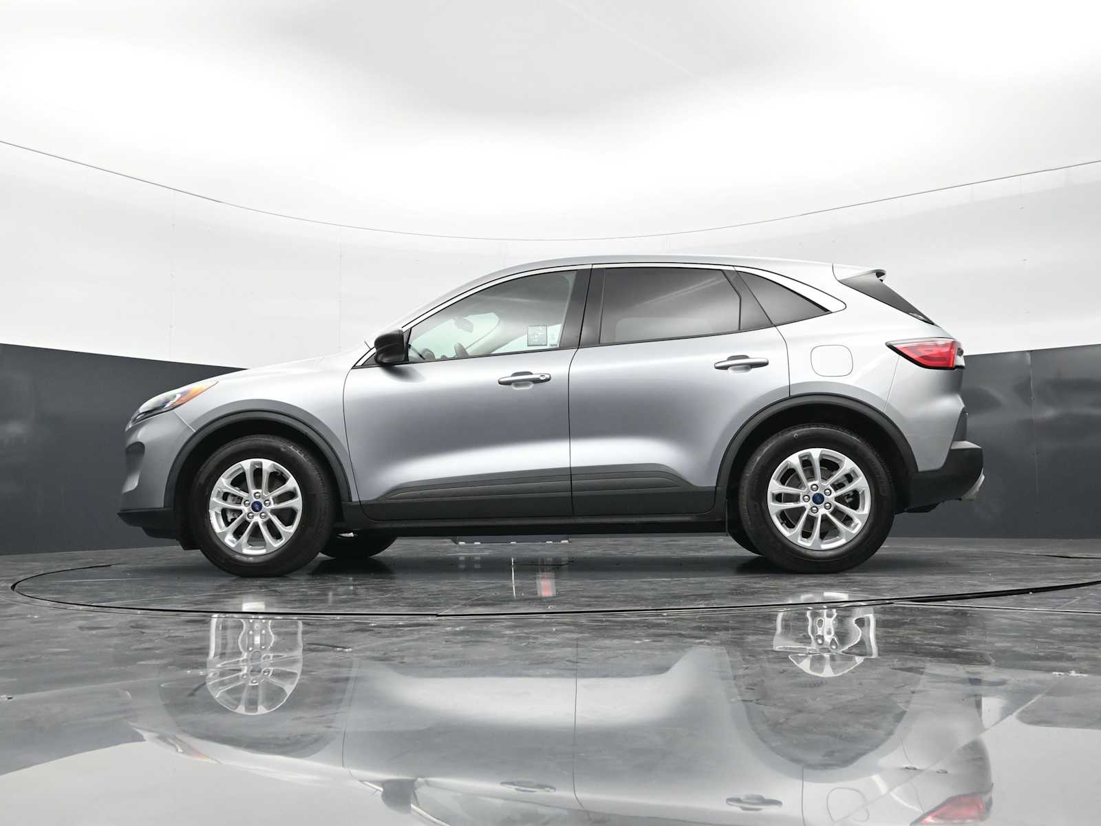Thumbnail: 2022 Ford Escape - 32