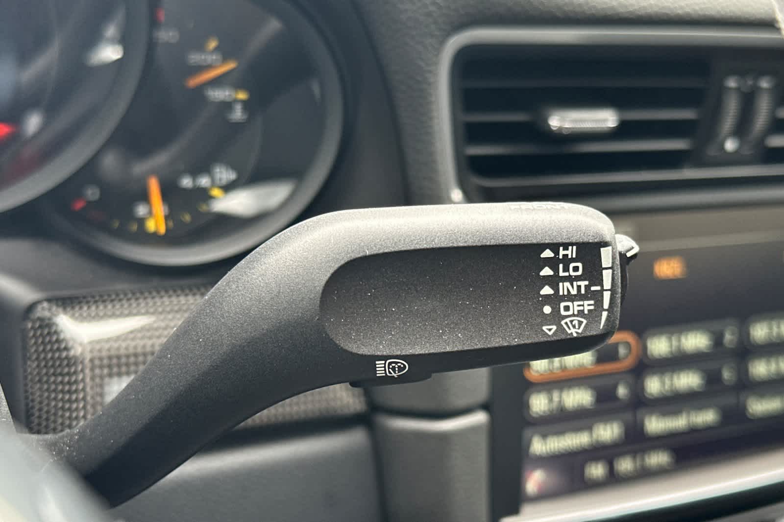 Thumbnail: 2016 Porsche 911 - 29