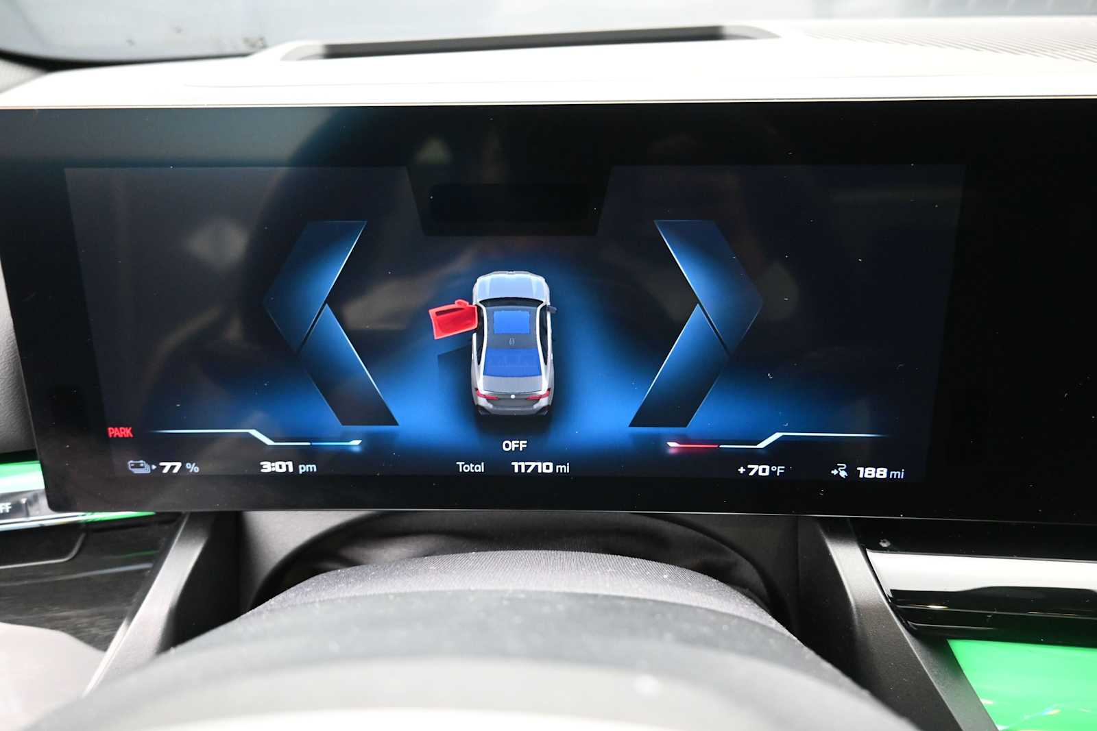 2024 BMW i5 M60 - Photo 13