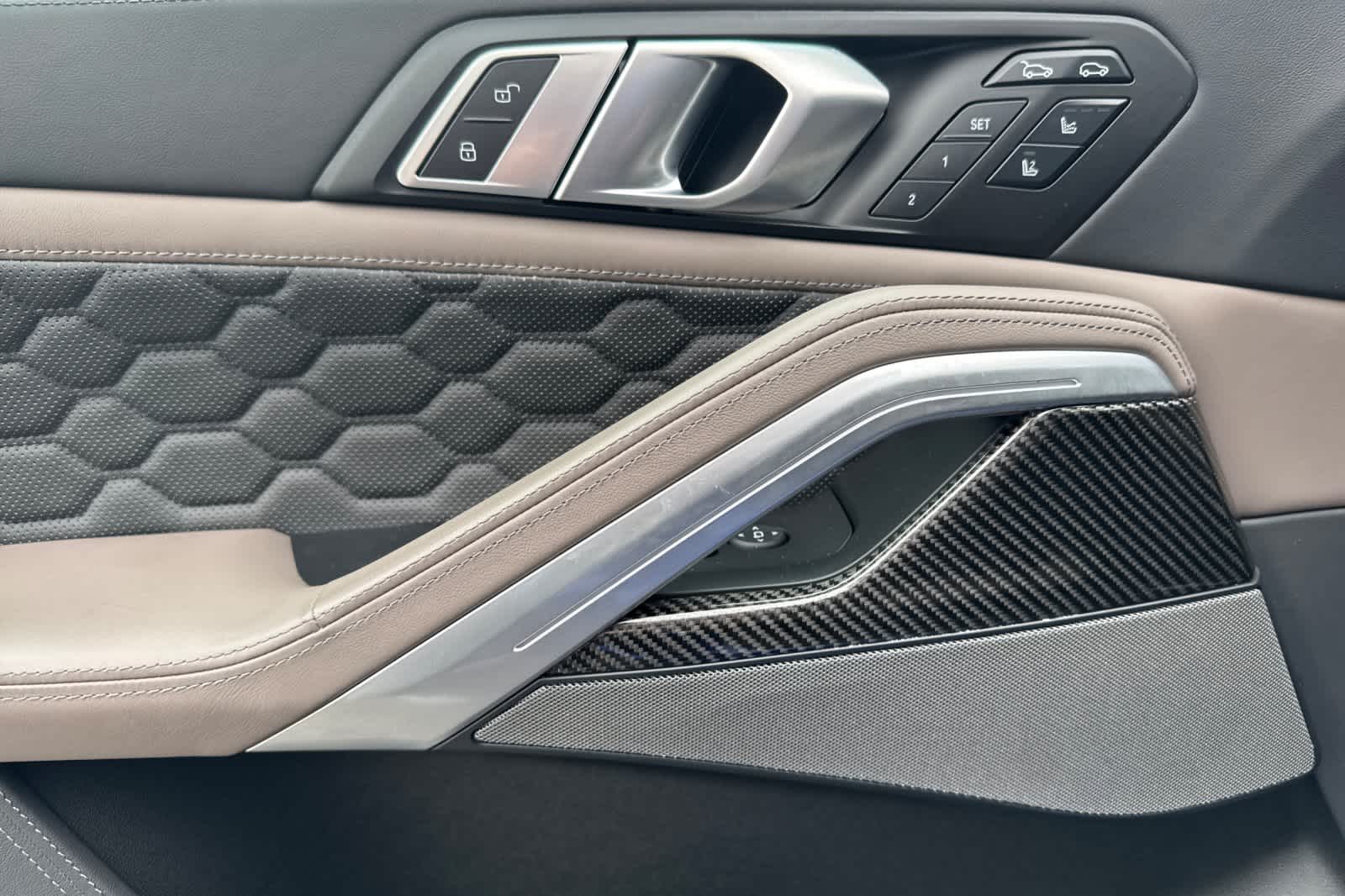 Thumbnail: 2024 BMW X6 - 12