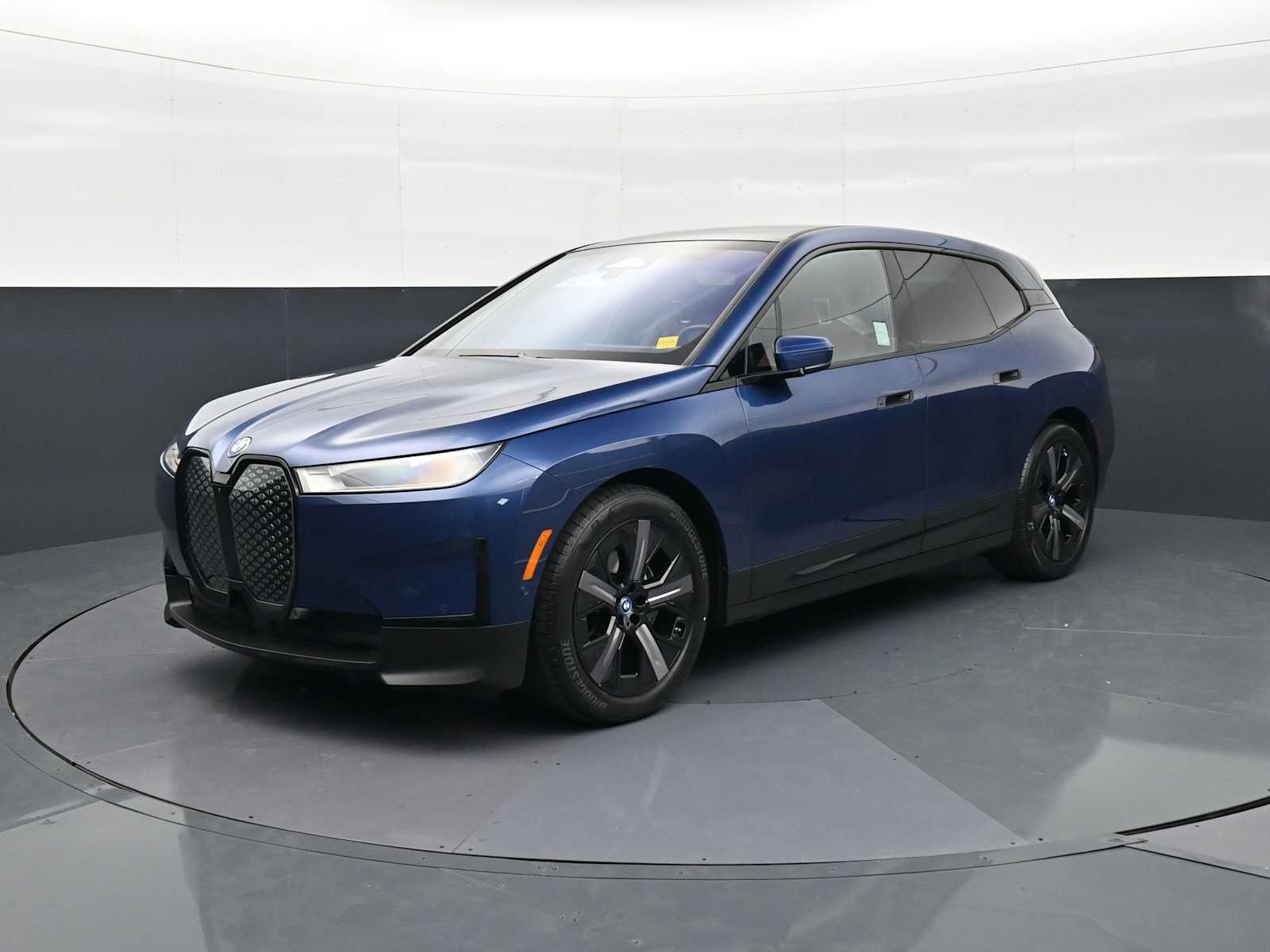 2023 BMW iX xDrive50's photo