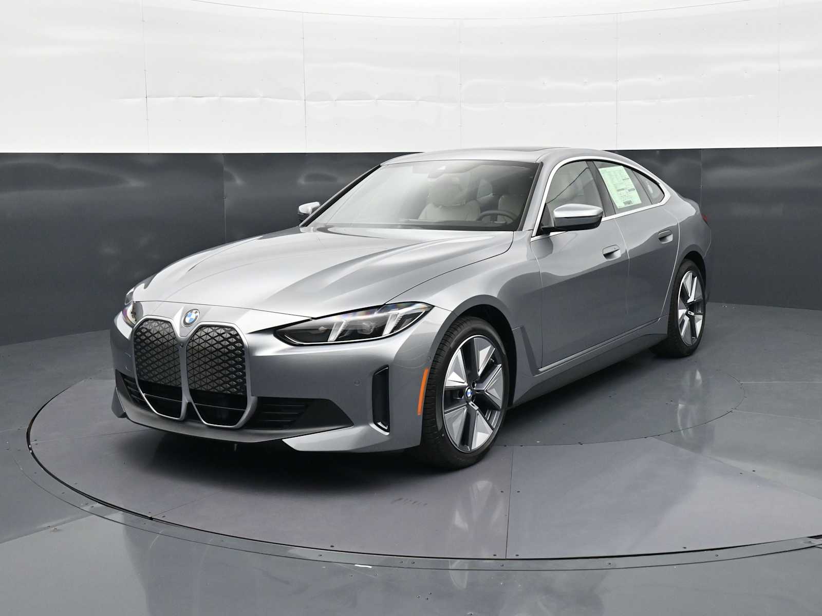 Thumbnail: 2026 BMW i4 - 1