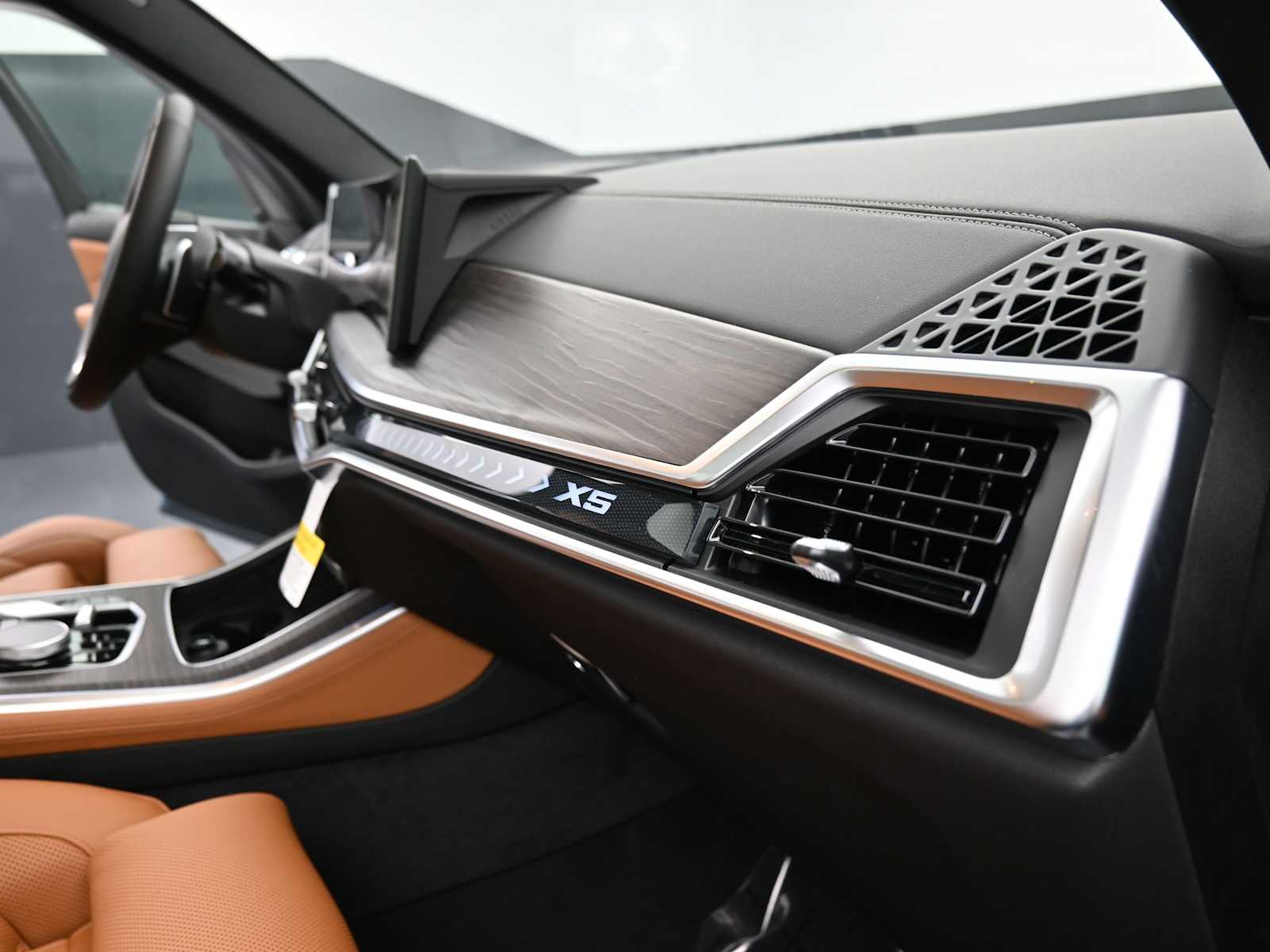 Thumbnail: 2026 BMW X5 - 16