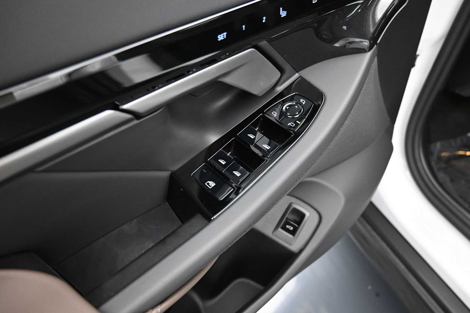 2026 BMW 5 Series 530i - Photo 9
