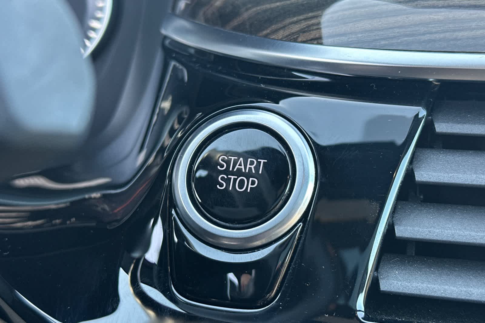 Thumbnail: 2019 BMW 5 Series - 24