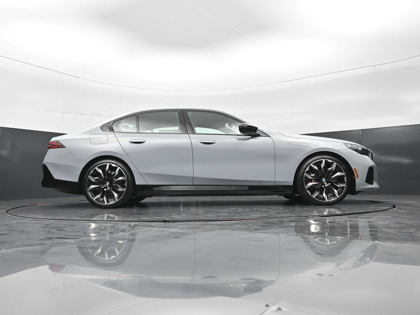 Thumbnail: 2026 BMW i5 - 28