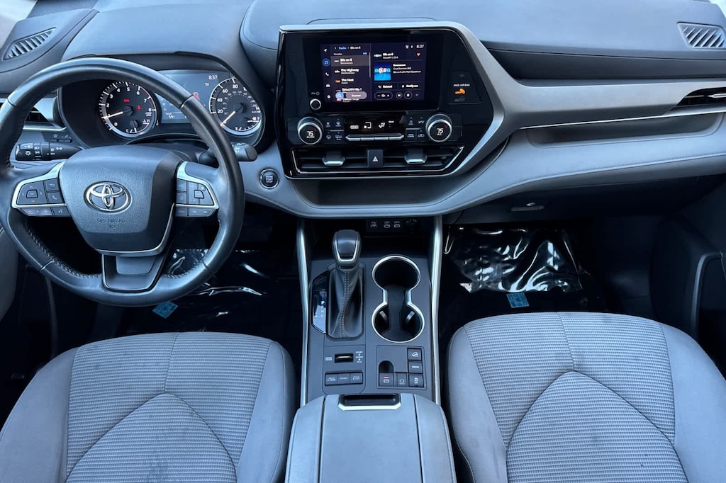 Used 2023 Toyota Highlander LE SUV