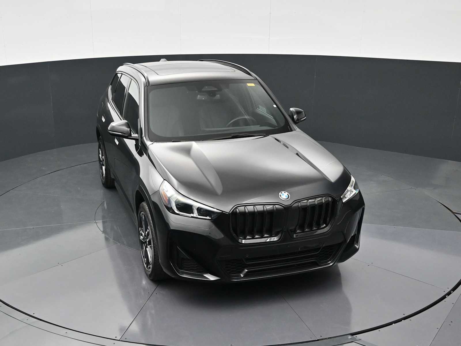 Thumbnail: 2023 BMW X1 - 18