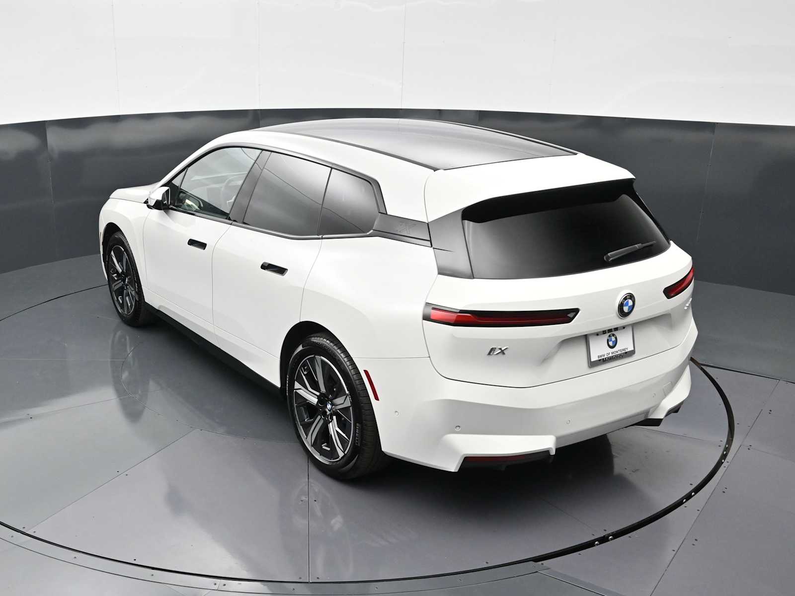 Thumbnail: 2026 BMW iX - 15