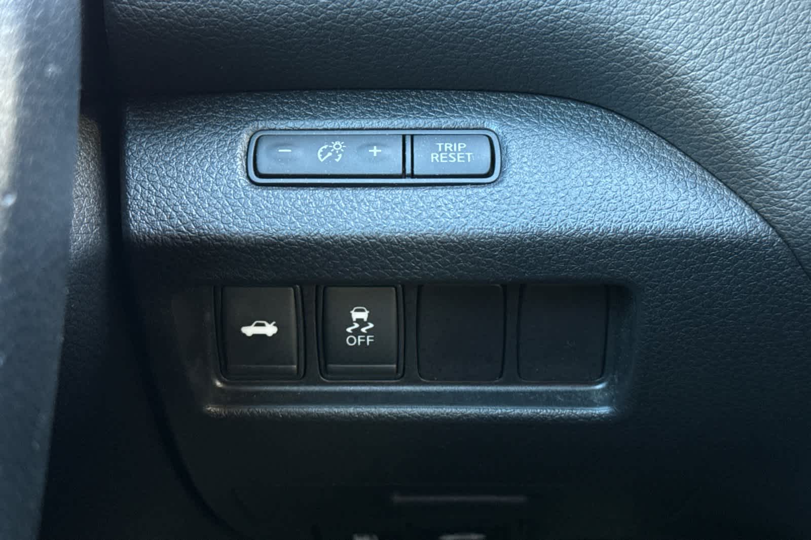 Thumbnail: 2016 Nissan Altima - 27