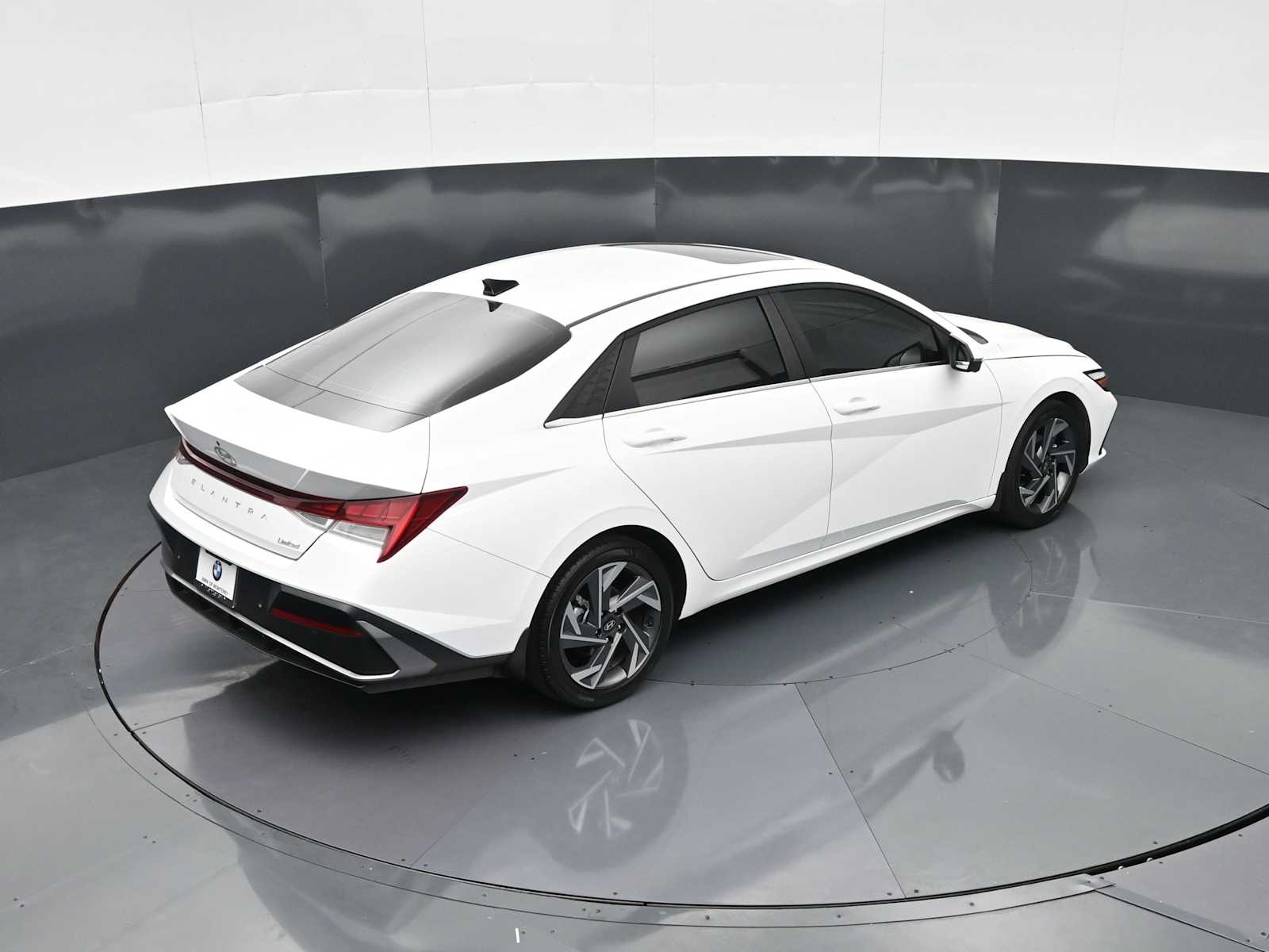 2024 Hyundai Elantra Limited - Photo 21