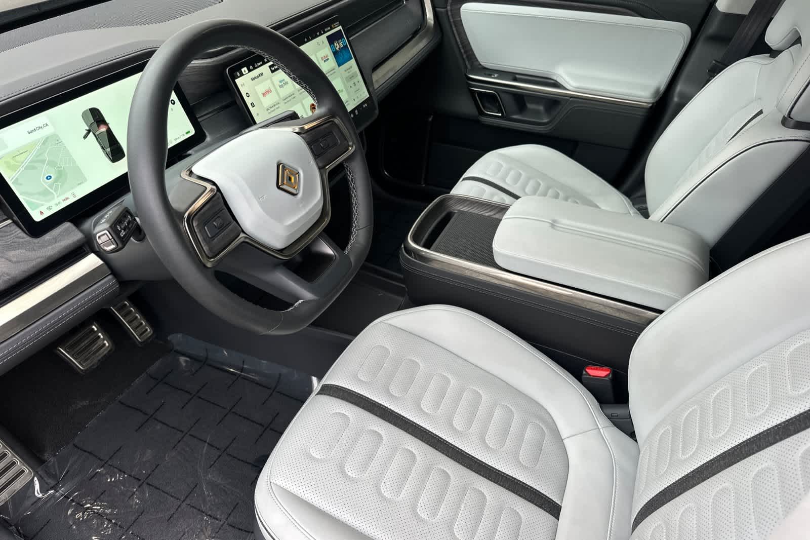 Thumbnail: 2023 Rivian R1S - 11