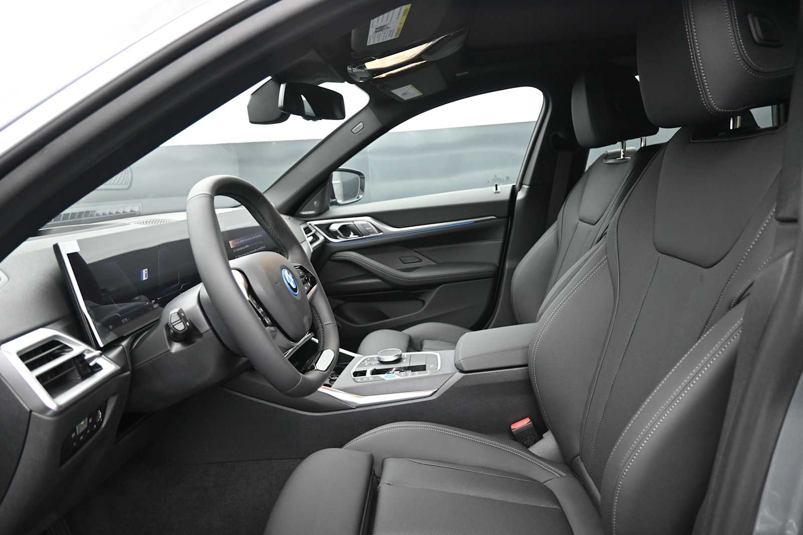 Thumbnail: 2026 BMW i4 - 10