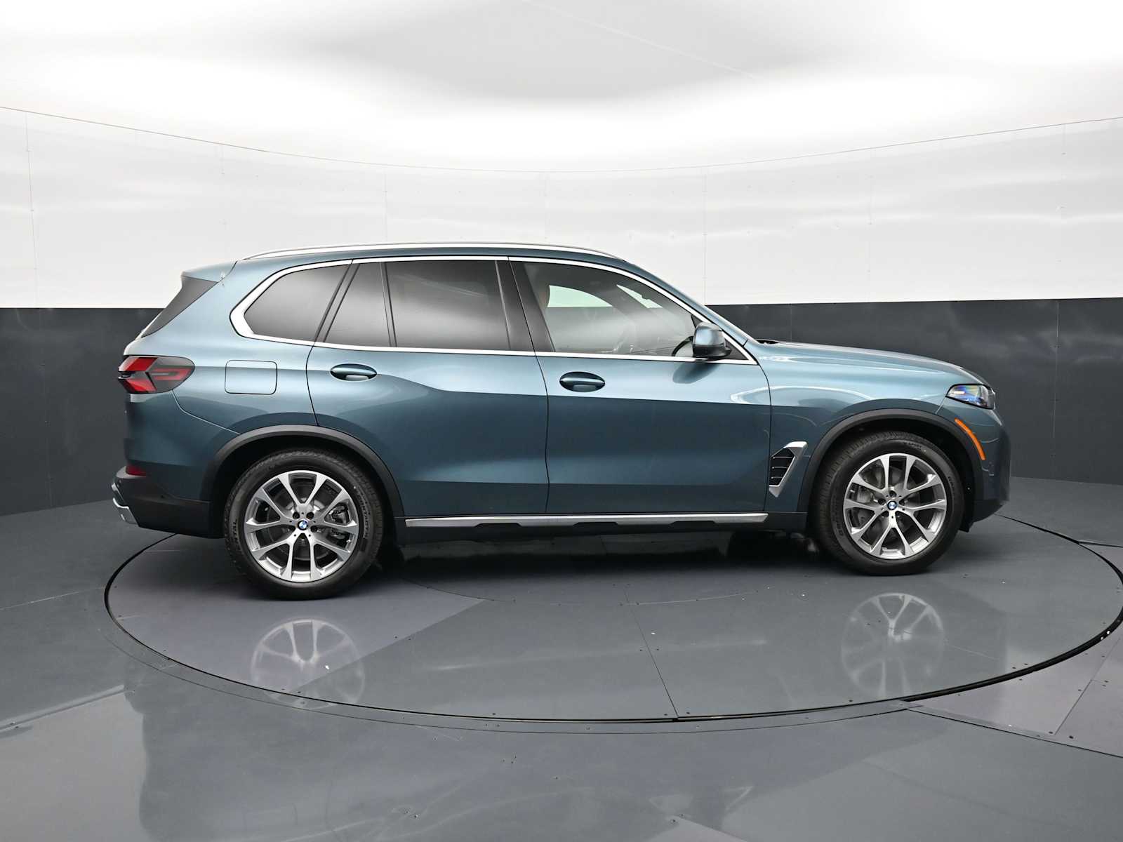 Thumbnail: 2026 BMW X5 - 4
