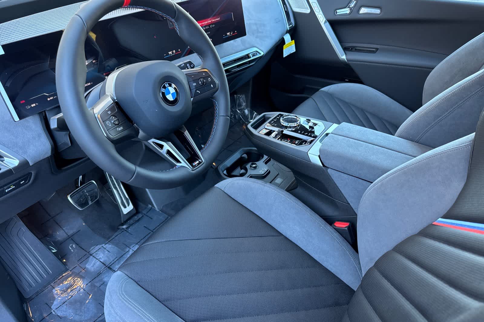 Thumbnail: 2026 BMW iX - 12