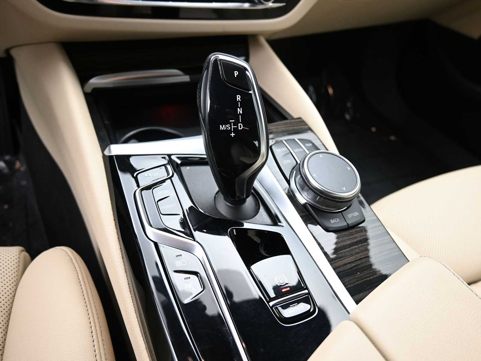 Thumbnail: 2023 BMW 5 Series - 12