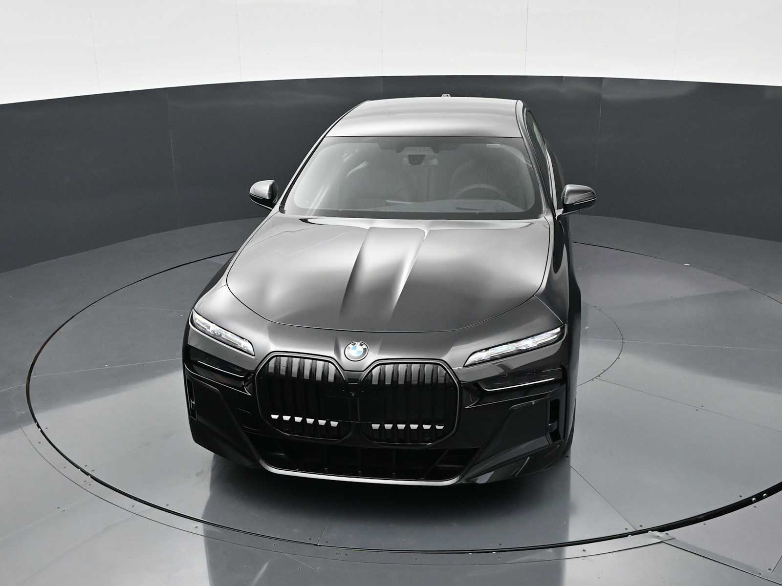 Thumbnail: 2026 BMW 7 Series - 18