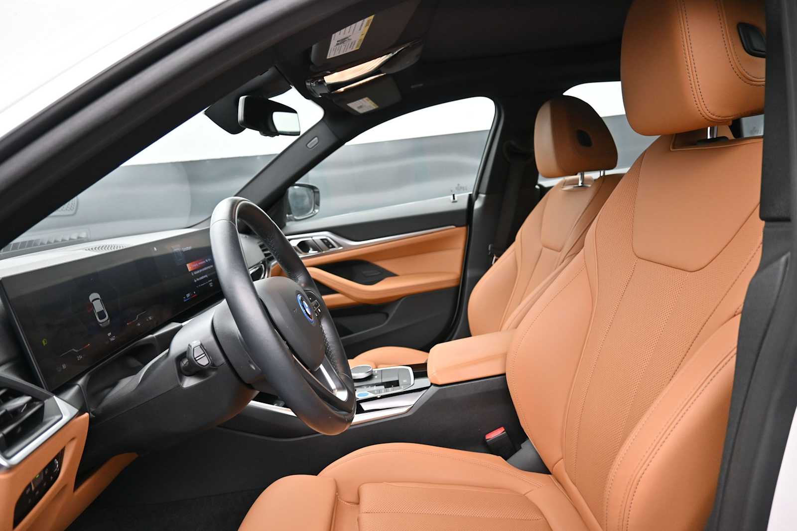 Thumbnail: 2023 BMW i4 - 10