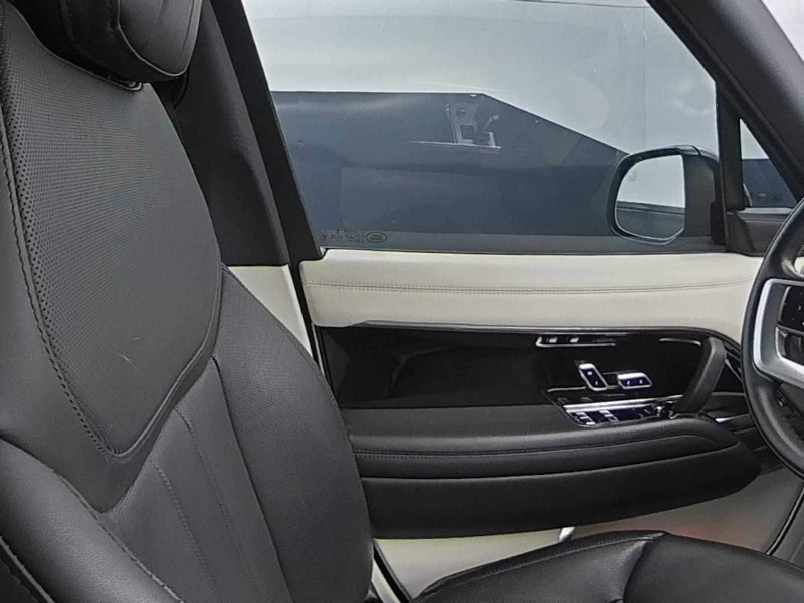 2023 Land Rover Range Rover SE - Photo 22