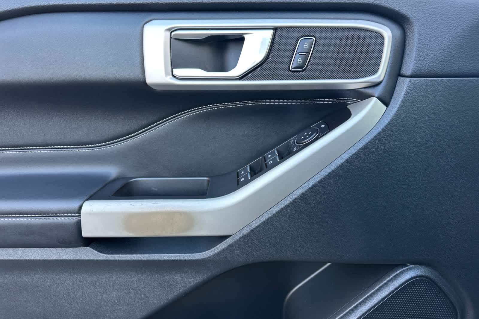 Thumbnail: 2022 Ford Explorer - 12