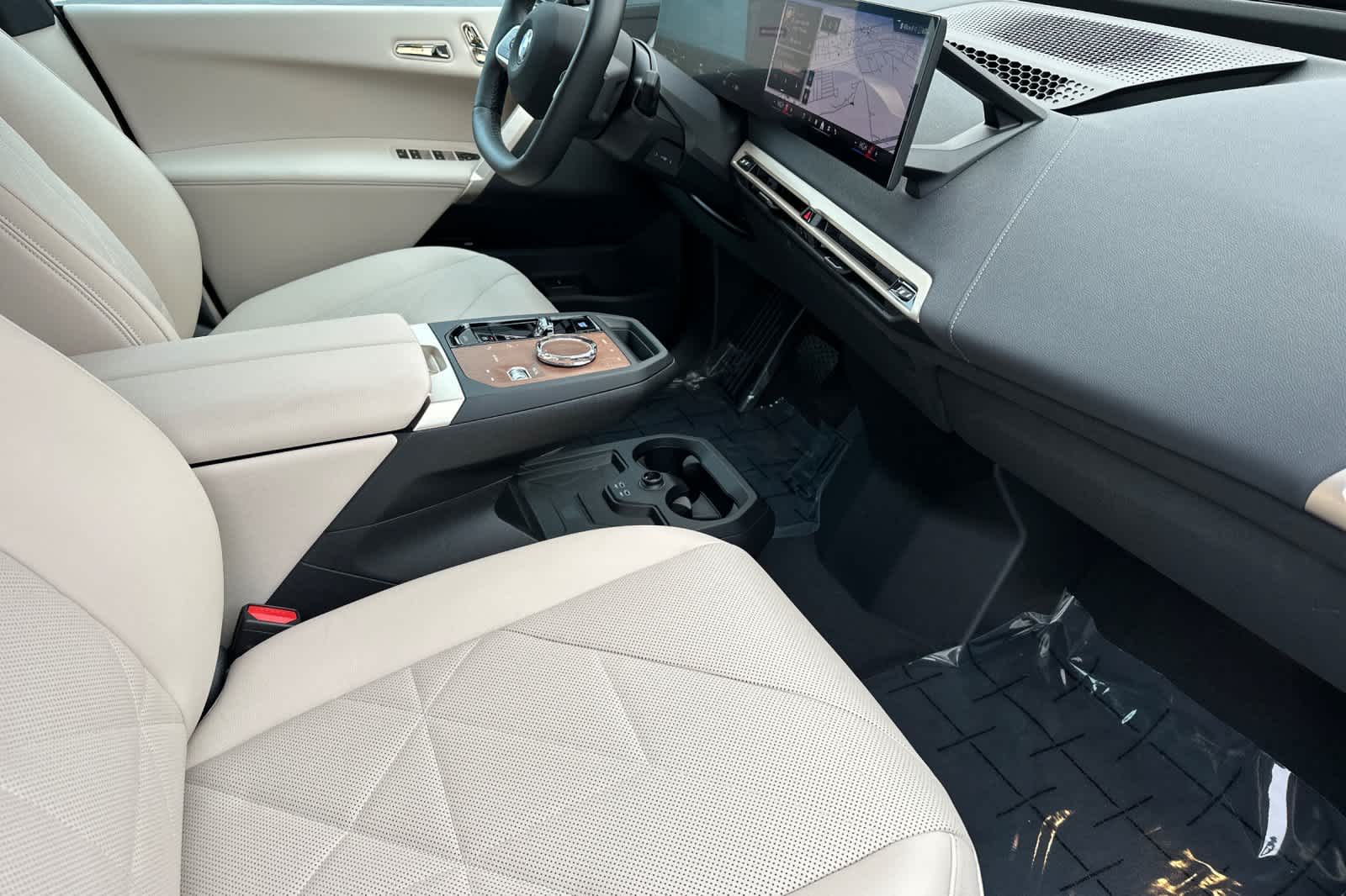 Thumbnail: 2026 BMW iX - 16