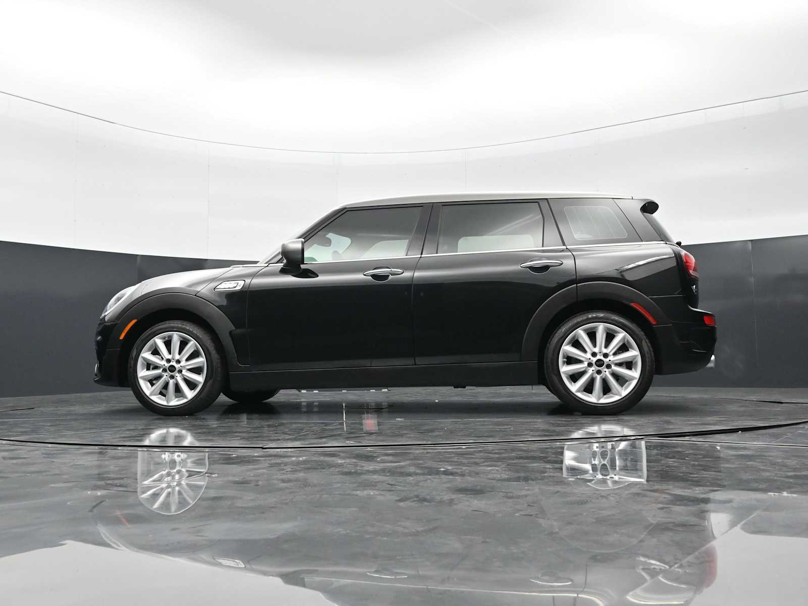 Thumbnail: 2024 MINI Cooper Clubman - 32