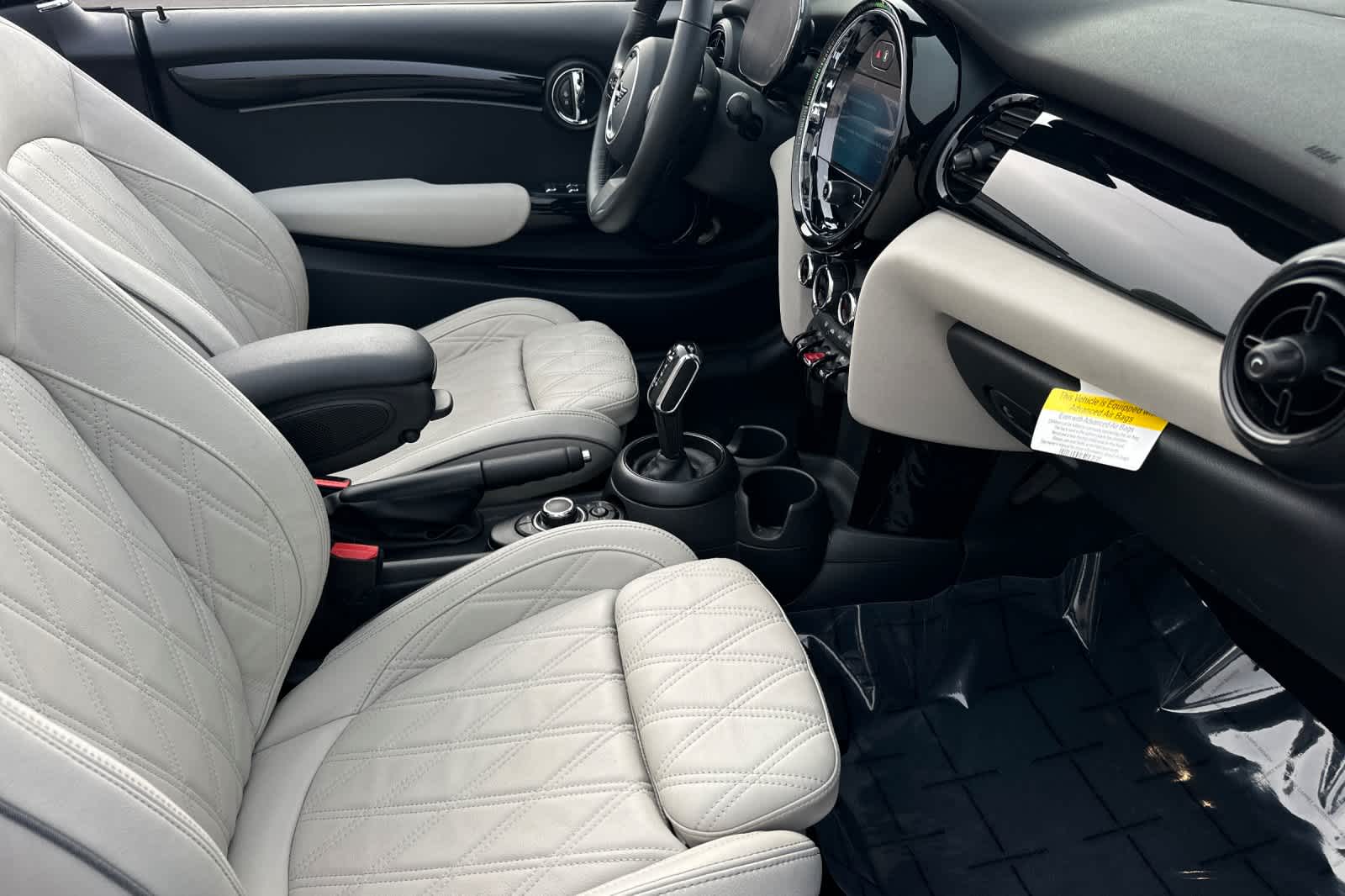 Thumbnail: 2024 MINI Cooper Convertible - 14