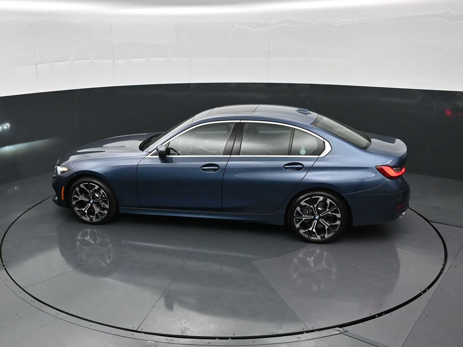 Thumbnail: 2026 BMW 3 Series - 24