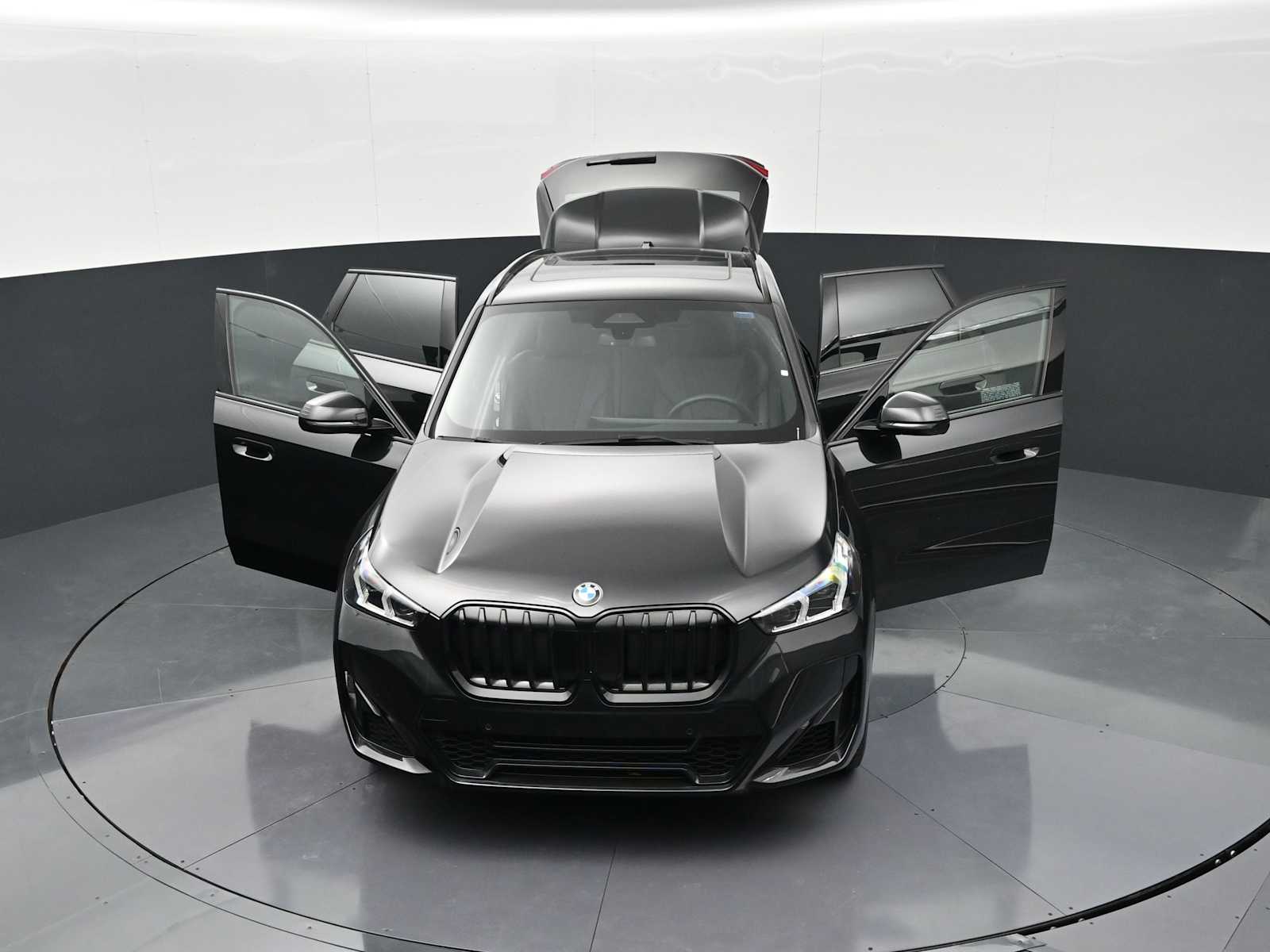 Thumbnail: 2023 BMW X1 - 32