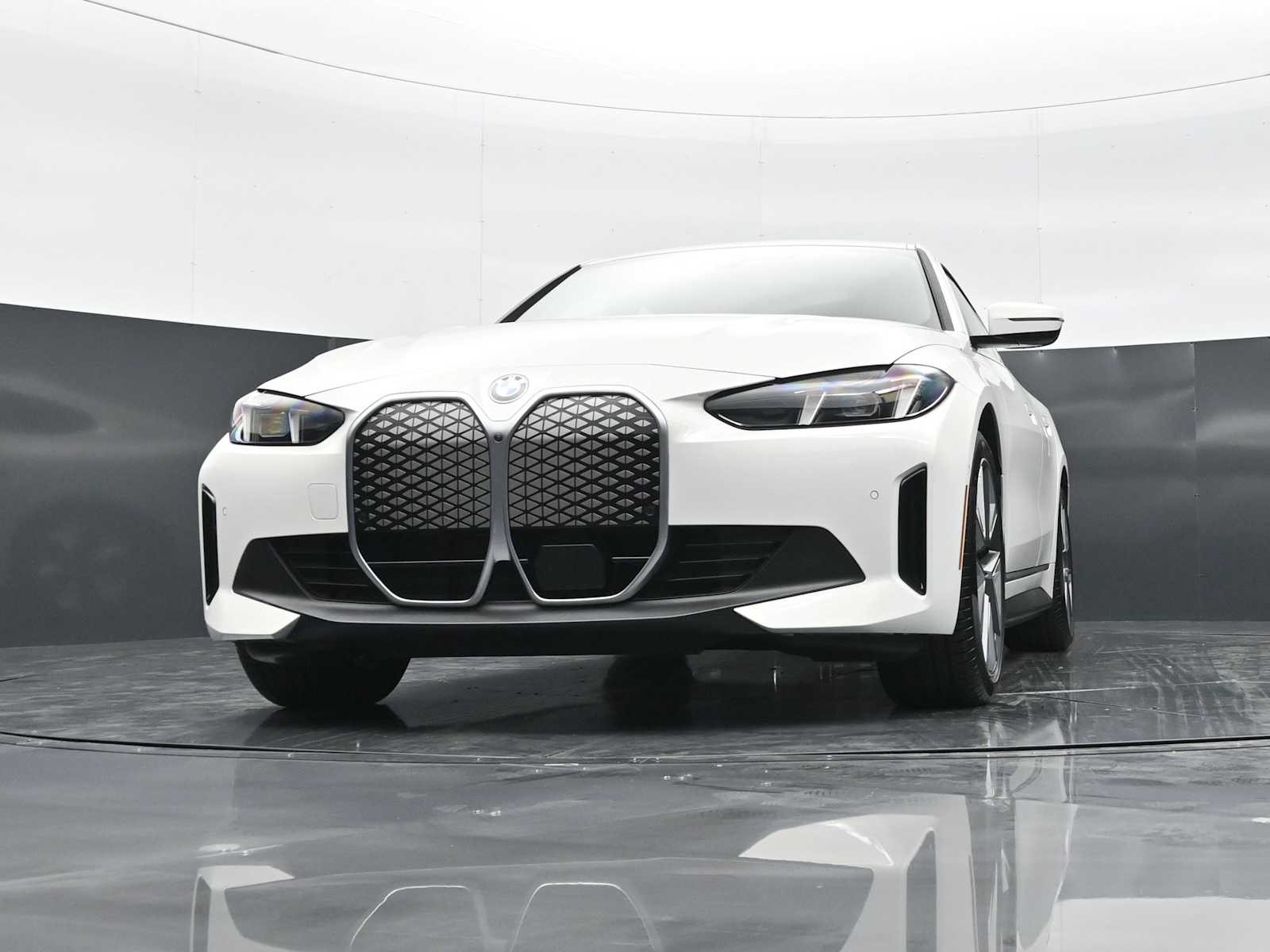 Thumbnail: 2026 BMW i4 - 26