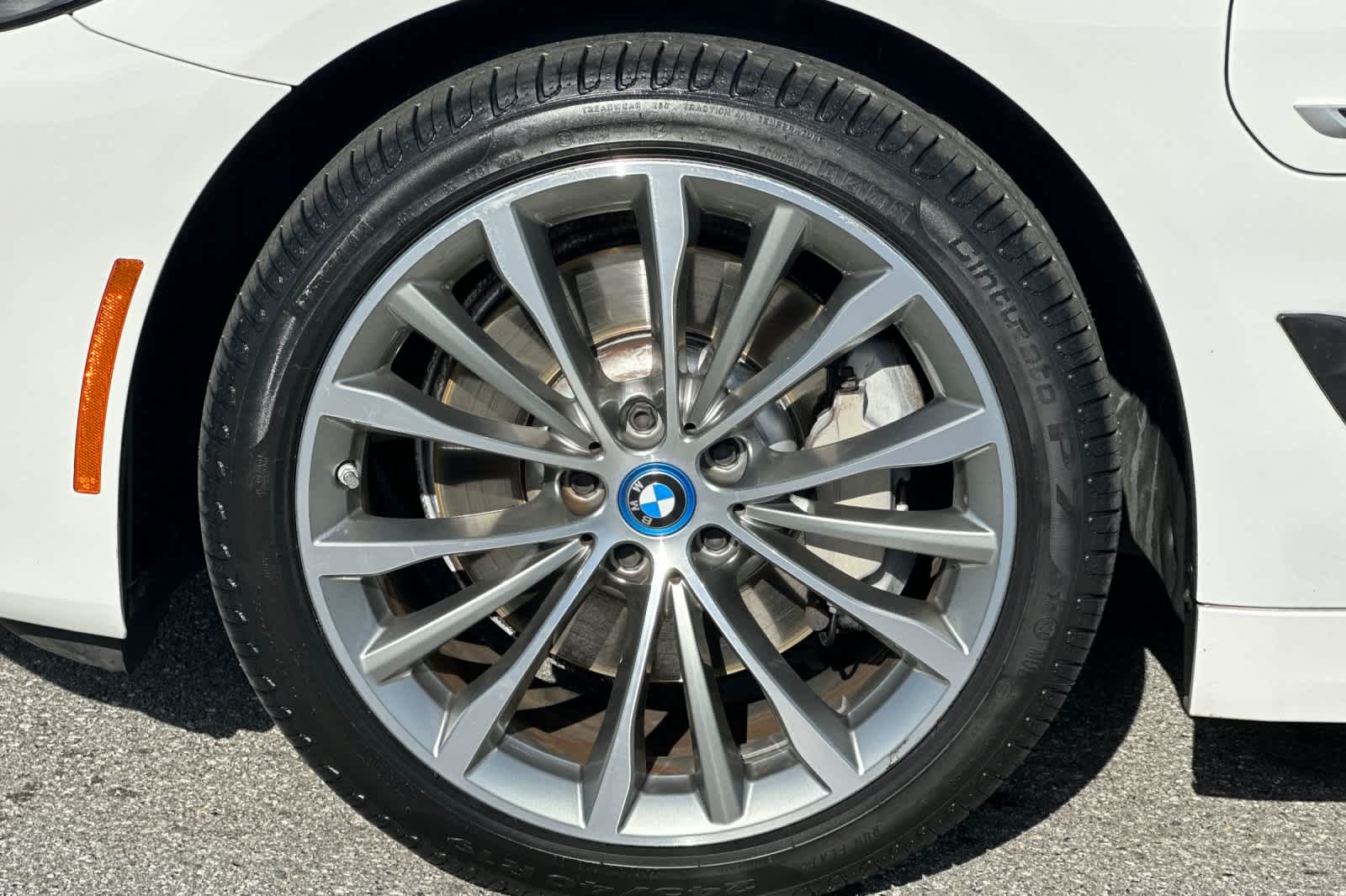 Thumbnail: 2023 BMW 5 Series - 33