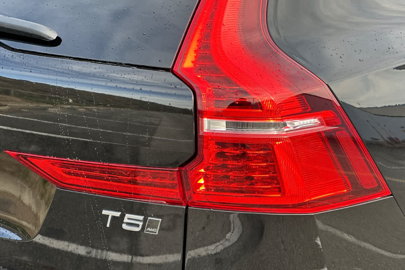 Thumbnail: 2018 Volvo XC60 - 31