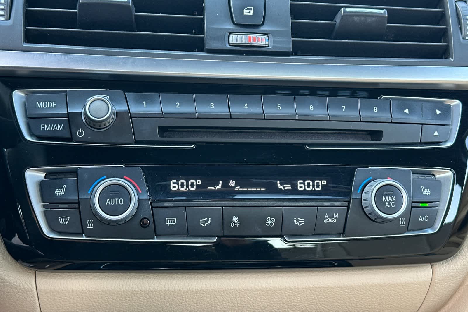 Thumbnail: 2016 BMW 3 Series - 25