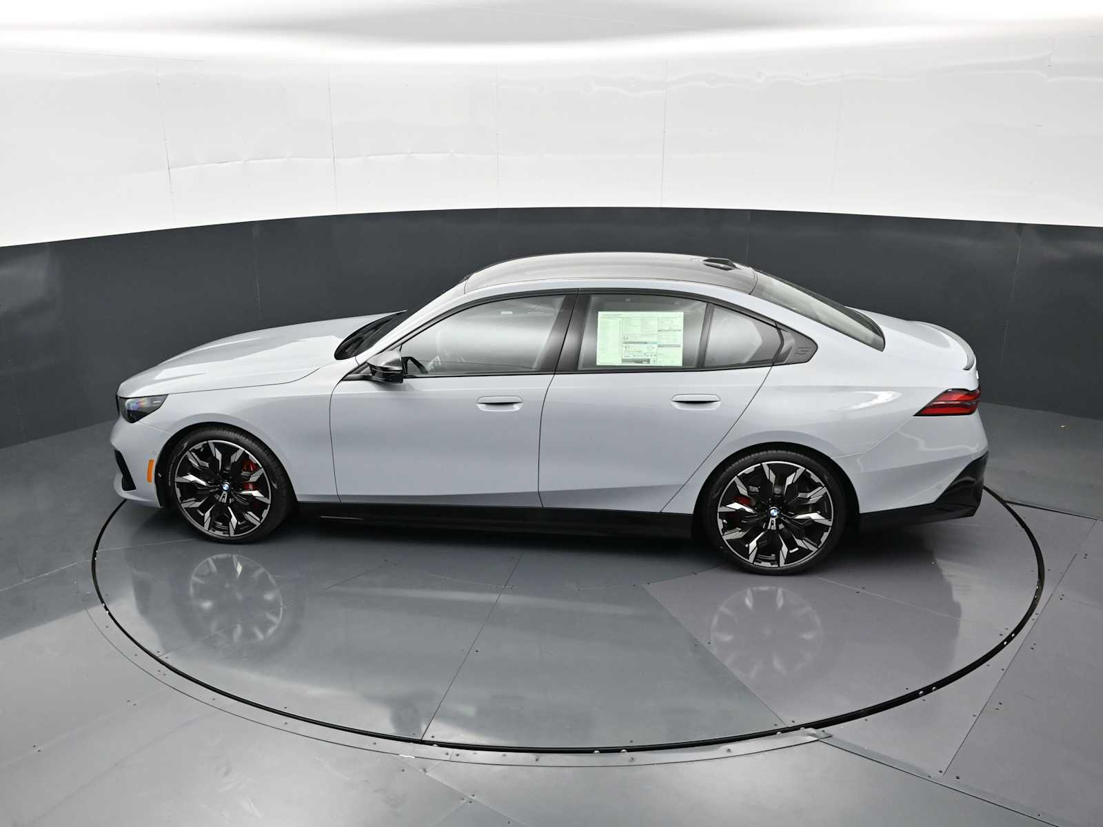 Thumbnail: 2026 BMW i5 - 24