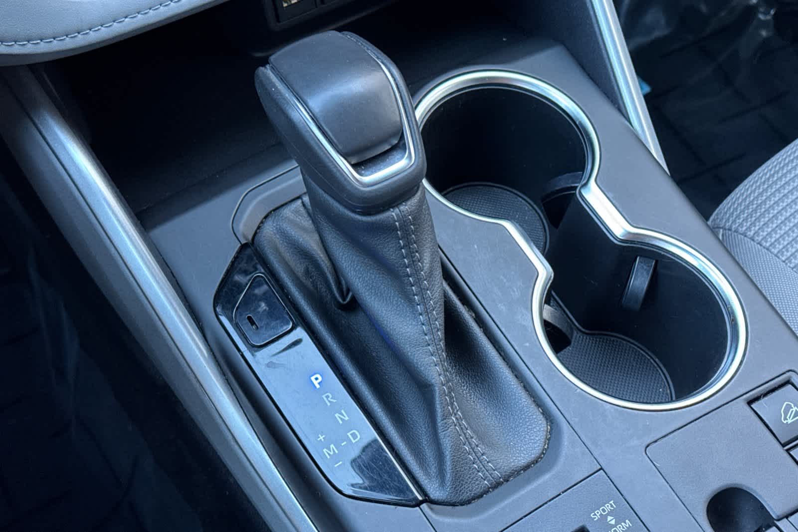 Thumbnail: 2023 Toyota Highlander - 24