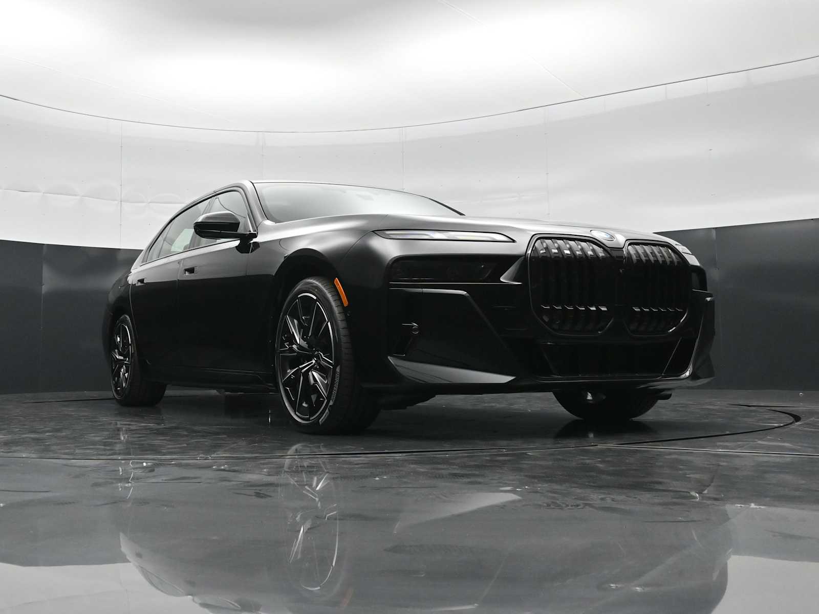 Thumbnail: 2026 BMW 7 Series - 27