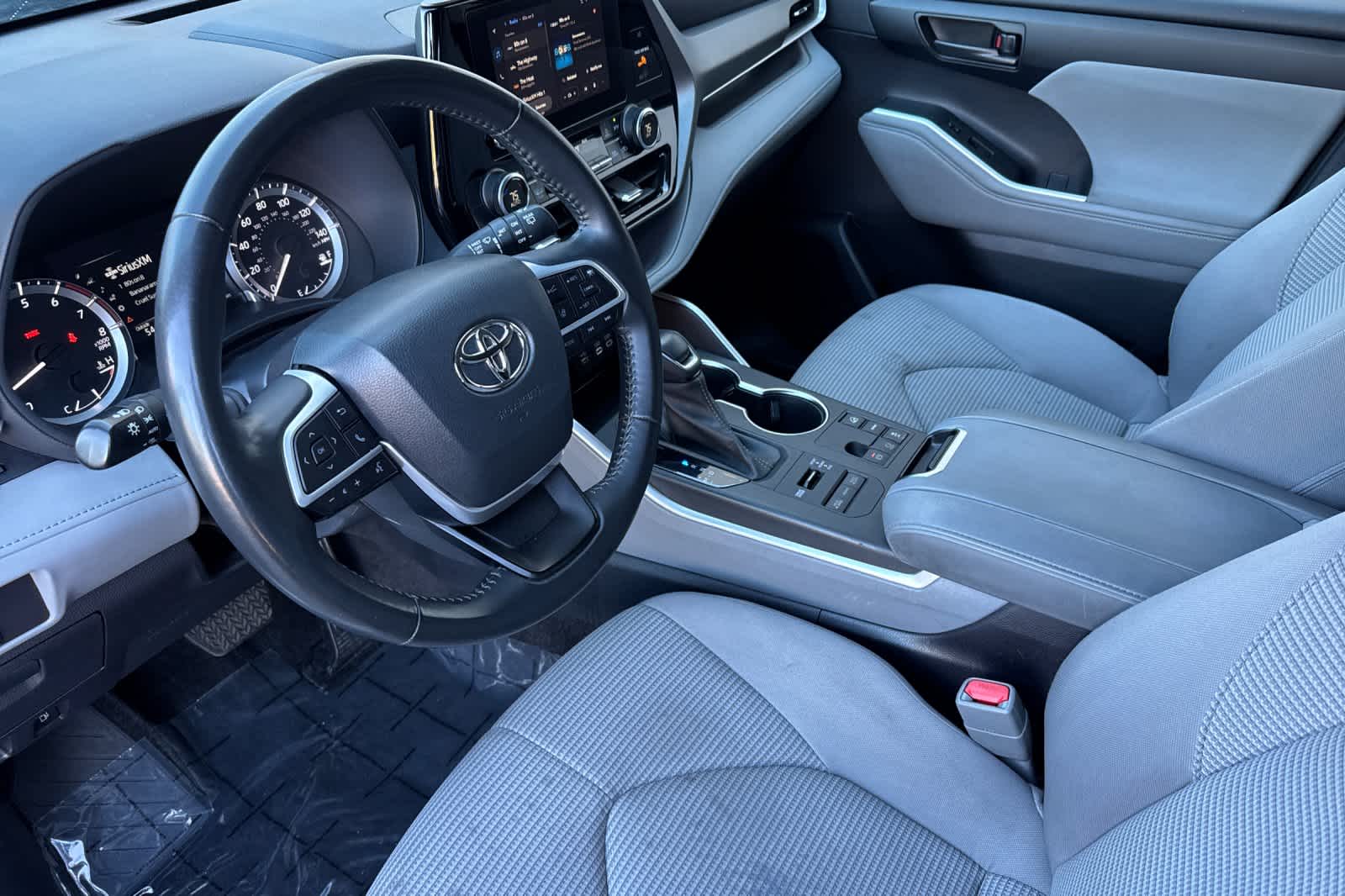 Thumbnail: 2023 Toyota Highlander - 11