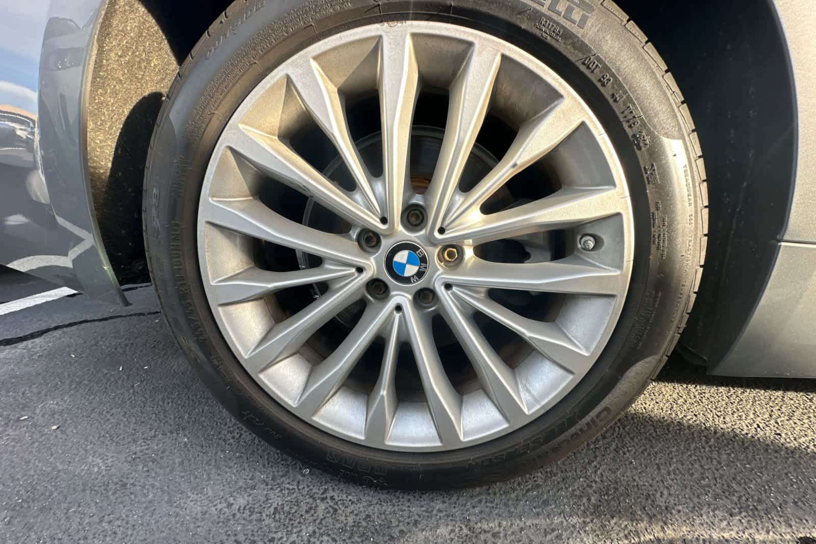 Thumbnail: 2023 BMW 5 Series - 15