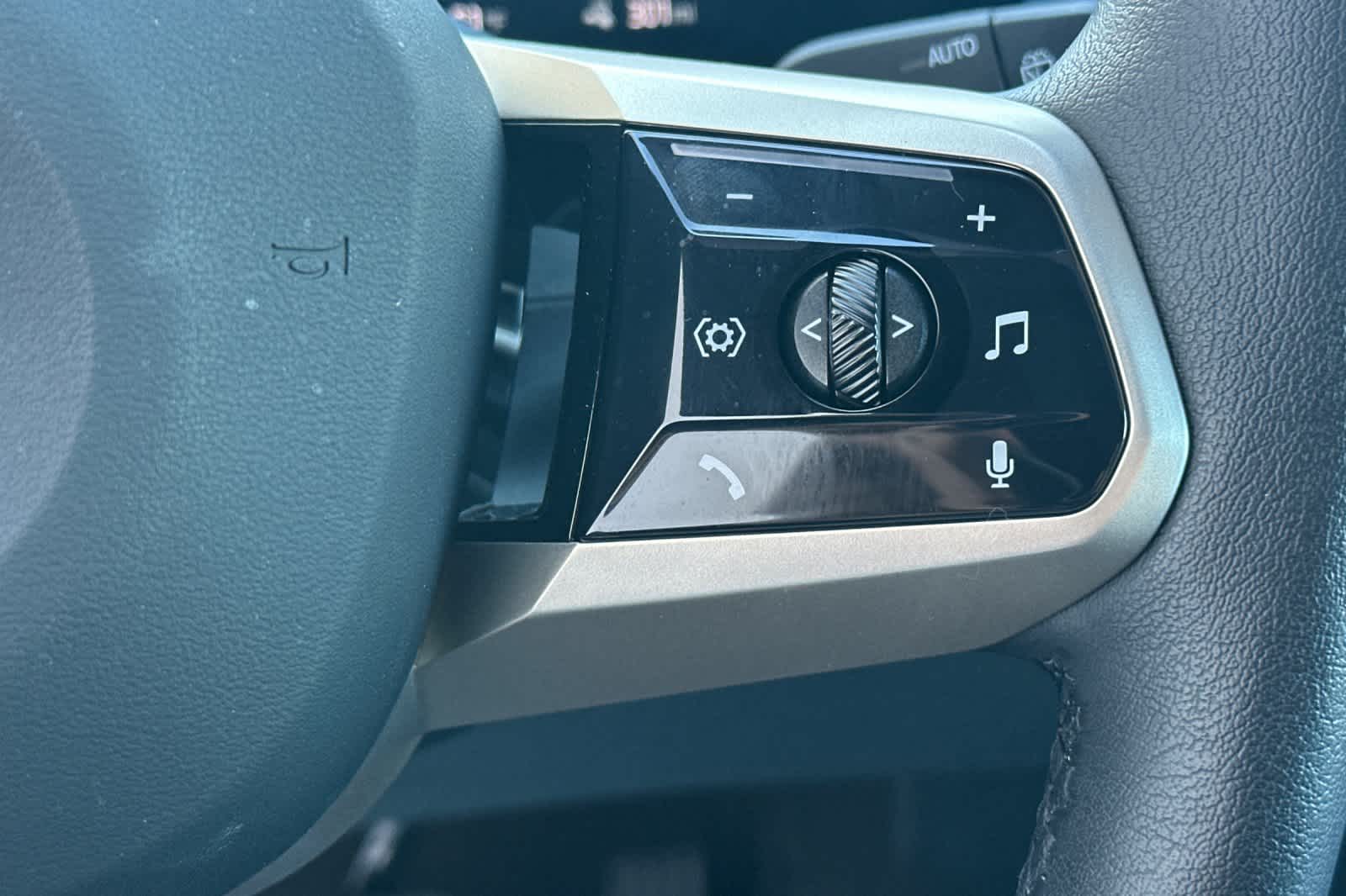 Thumbnail: 2025 BMW iX - 29