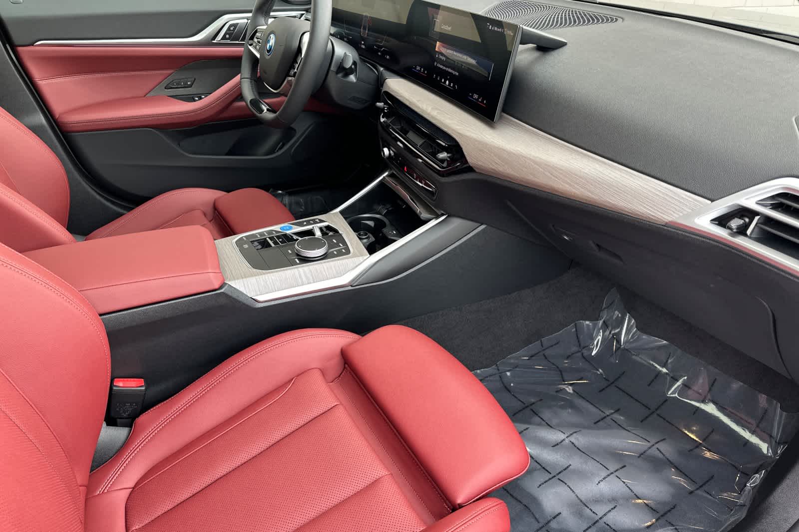 Thumbnail: 2026 BMW i4 - 17