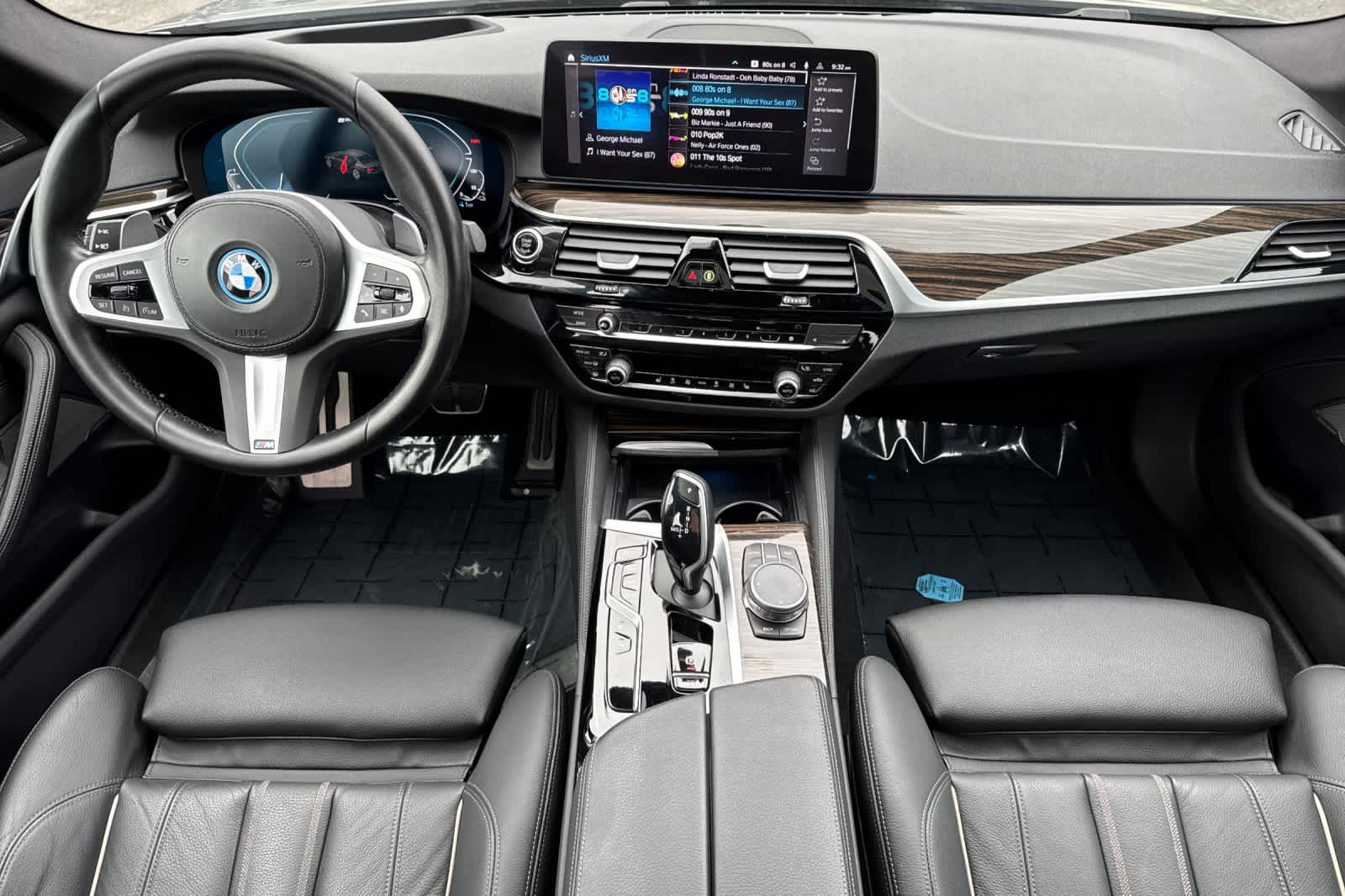 2023 Bmw 530e Sedan photo 3