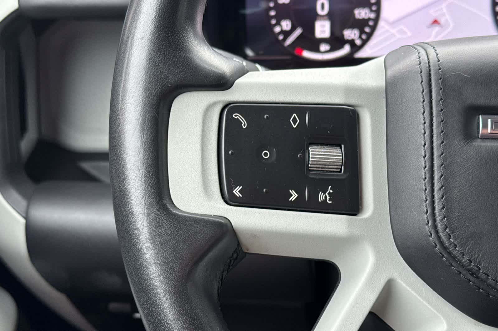 Thumbnail: 2020 Land Rover Defender - 27