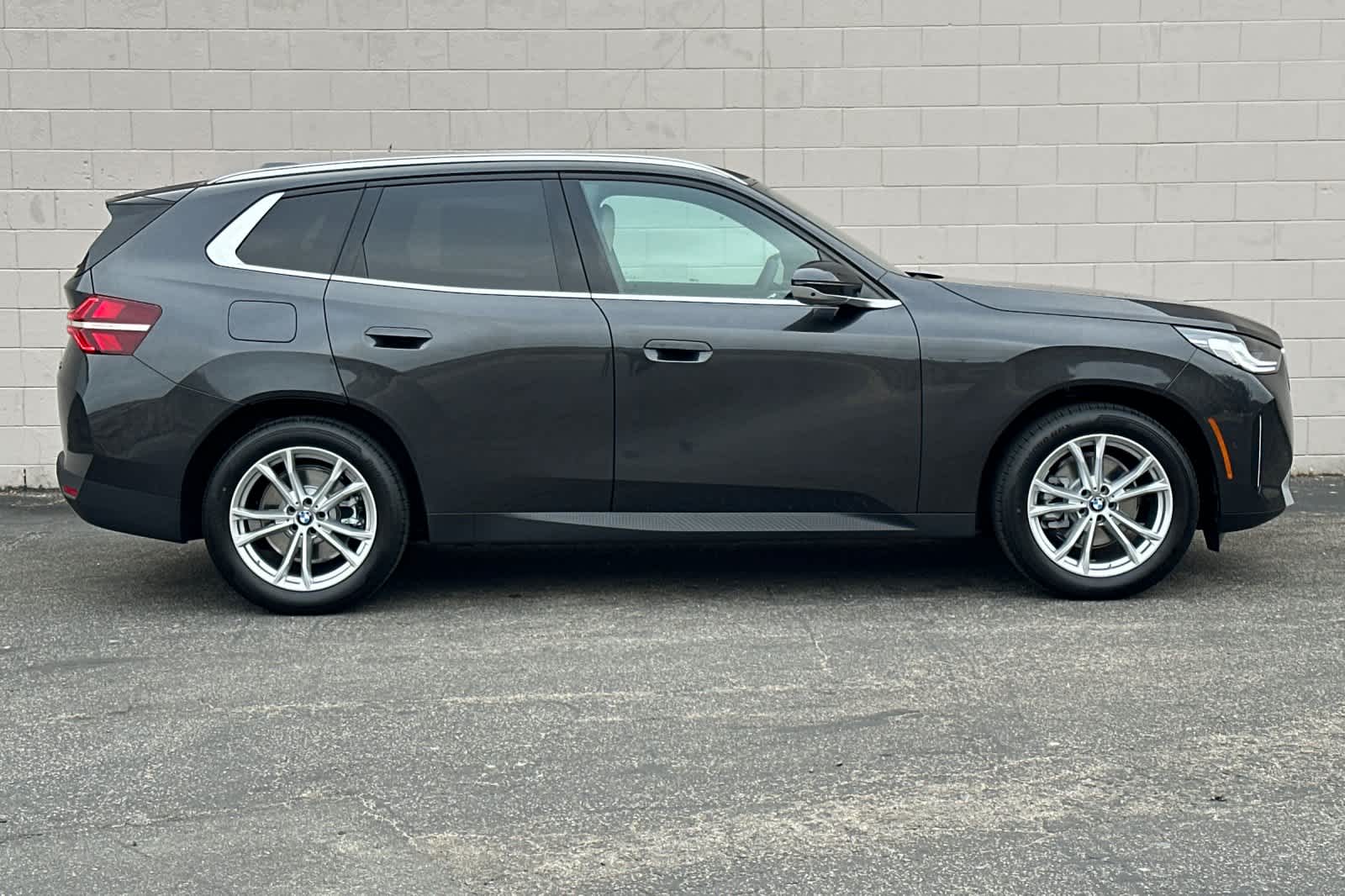 Thumbnail: 2025 BMW X3 - 8