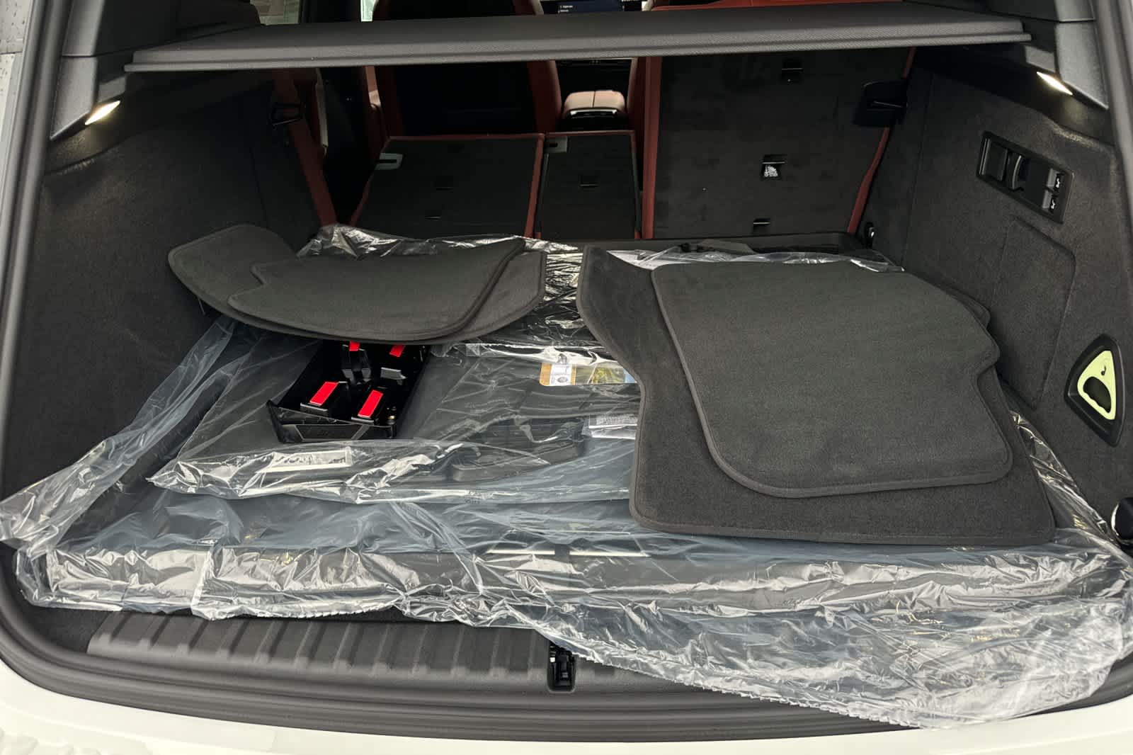 Thumbnail: 2026 BMW iX - 15