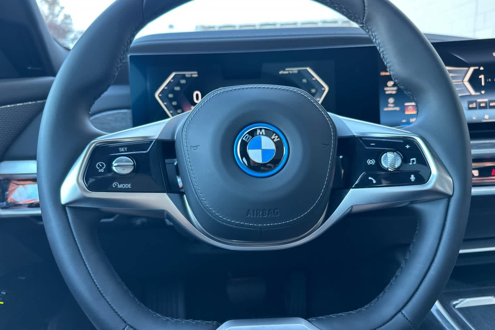 Thumbnail: 2025 BMW i7 - 25