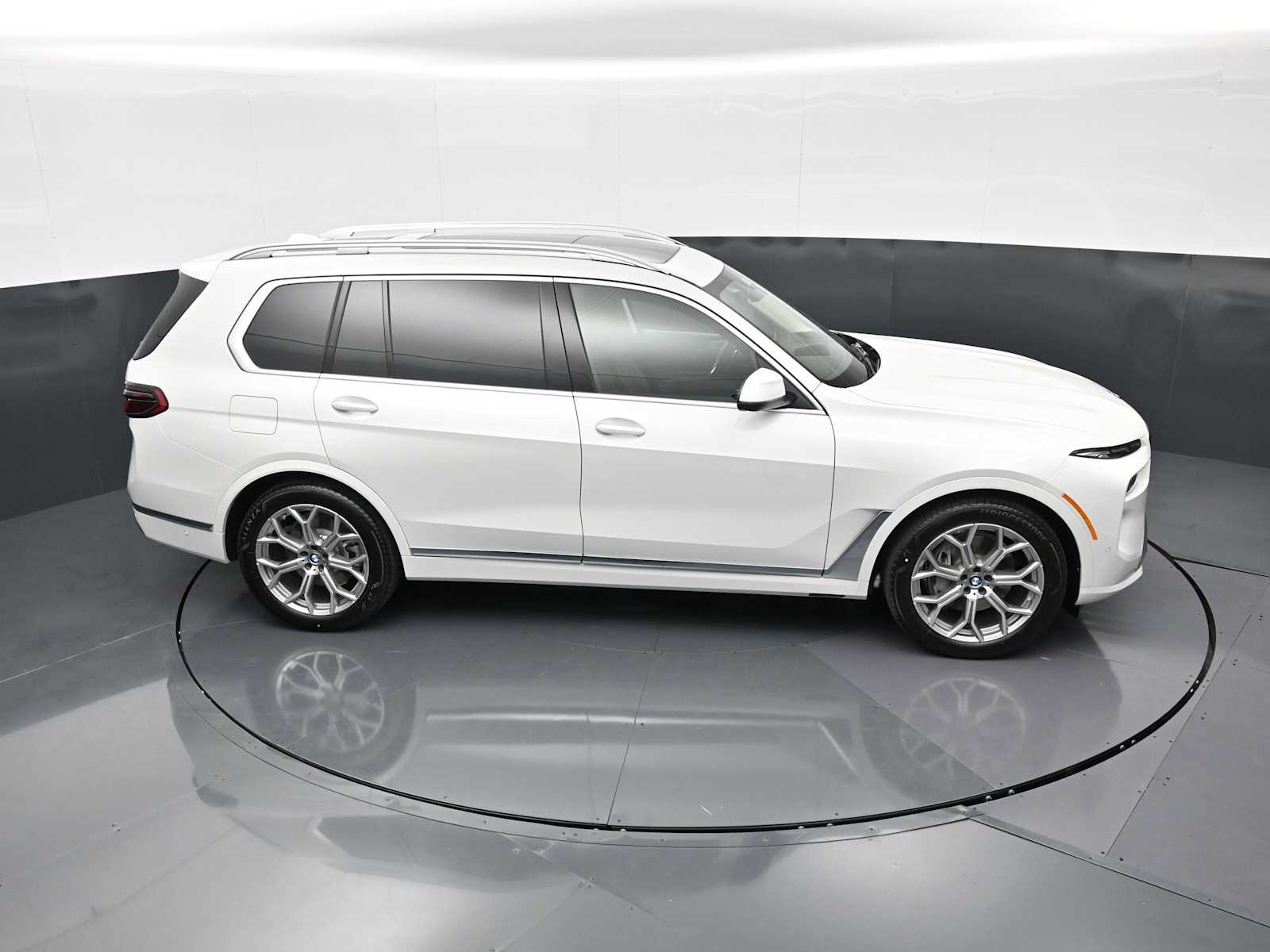 Thumbnail: 2027 BMW X7 - 20